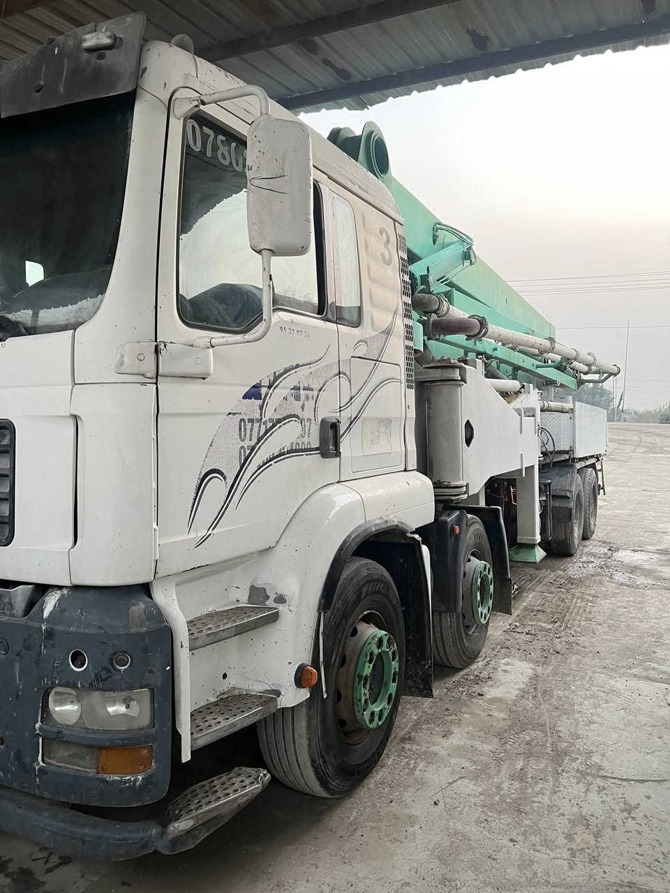 للبيع شوينك شرط الشغل جاهز للعمل مكلف بلنشر رقم صاحب الاليه ***********
