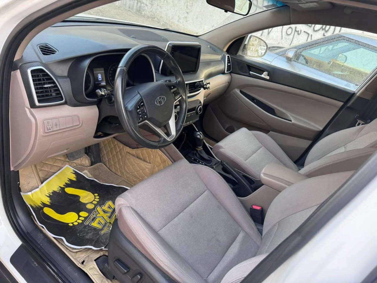 هونداي توكسان 2020 الكاصد جيكي المنشأ

رقم بغداد بأسمي

السياره فول مواصفات بدون البانوراما

ماشيه 78.000 كيلو قابل للزياده

والسياره بيها حالوب قماره وبنيد واطراف يبين بالتركيز والسونار 

وبعدها بوضع الشركه ممفتوح بيها شي وبدون لا بارد ولا صبغ ولا طخات

السعر 19.000$ يعني 190 ورقه

مكان السياره بغداد

*********** بغداد, العراق
