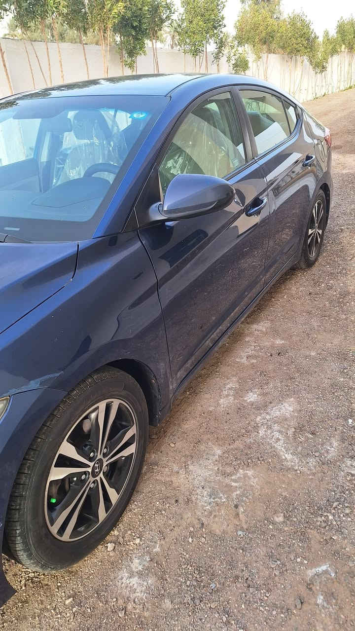 السلام عليكم
النترا موديل ١٧ امريكي بدون حادث بدون تبديل ليبل واحد صبغ بيها خمس قطع بدون دواخل جاهزة من كلشي باسمي رقم لجديد وسنويه وهزه جديده 
السعر ١٠٨ بيها مجال بسيط
للاستفسار ***********
