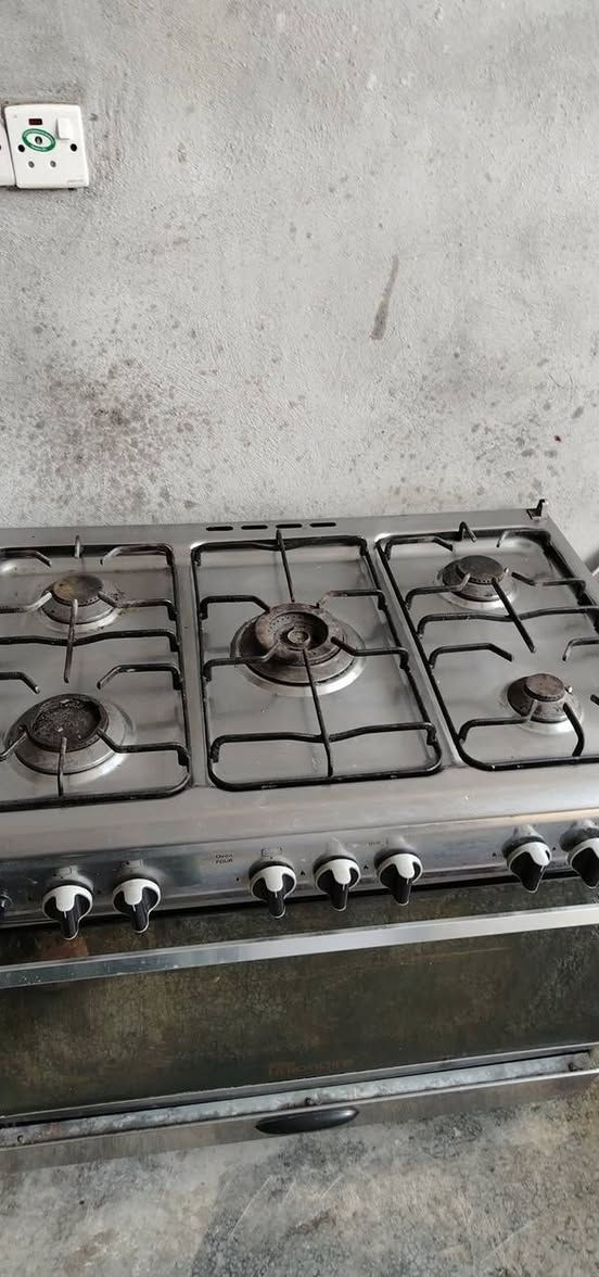 بس 100وبي مجال شويه اتصلو
شغال كلشي مابي  فرن كله شغال بس عندي ضرف 
اتصلو على هذا الرقم  ***********
