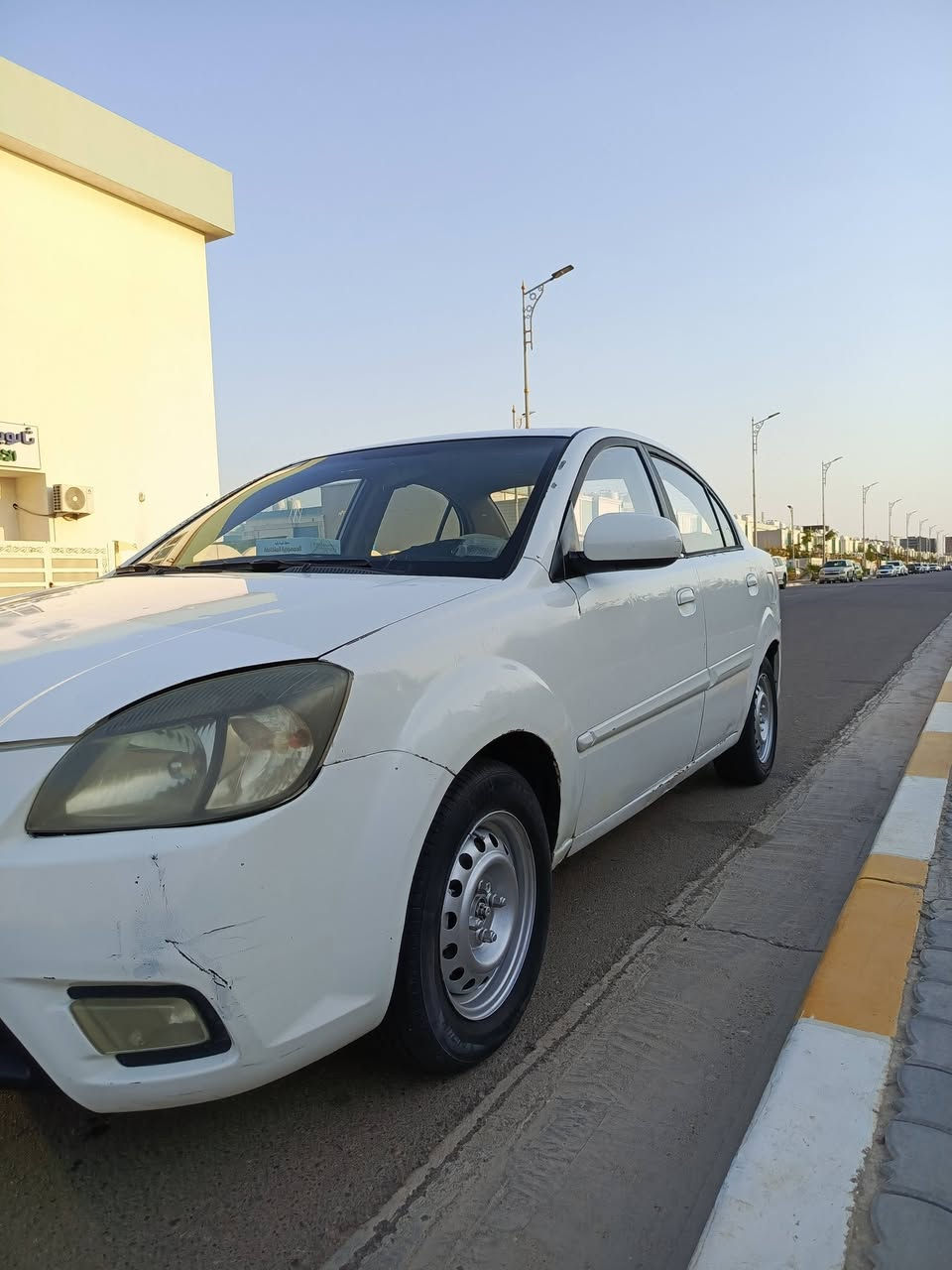 السلام عليكم كيا ريو رقم بصره موديل 11 مكينه كير 1600 دوش مكفولات تبريد شغال حداديه صدر جديد باتري جديد رادتيتر جديد عبوه + فيت بم جديد شاشه +كامره خلفيه سنويه ل27  مكان سيارة بصره السعر 77 للاستفسار ***********
