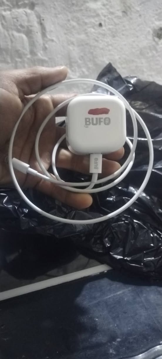 من رخصت الأدمن ادسلام عليكم ايباد 9 للبيع كامل مكمل  شاحنه اصليه بس كارتونه وسماعاته ماعندي وانطي بي ضمان سبوع وضرره بس دكمه التشغيل تعلك والبصمه واكفه بس الدكمه تشتغل مال بصمه عادي ايباد نقطه تعليك مابي  السعر225 وبي مجال قليل مكاني بغداد الشعله هاذا رقمي *********** متواجد على جميع مواقع التواصل وشكرا الكم♥️🌹،
