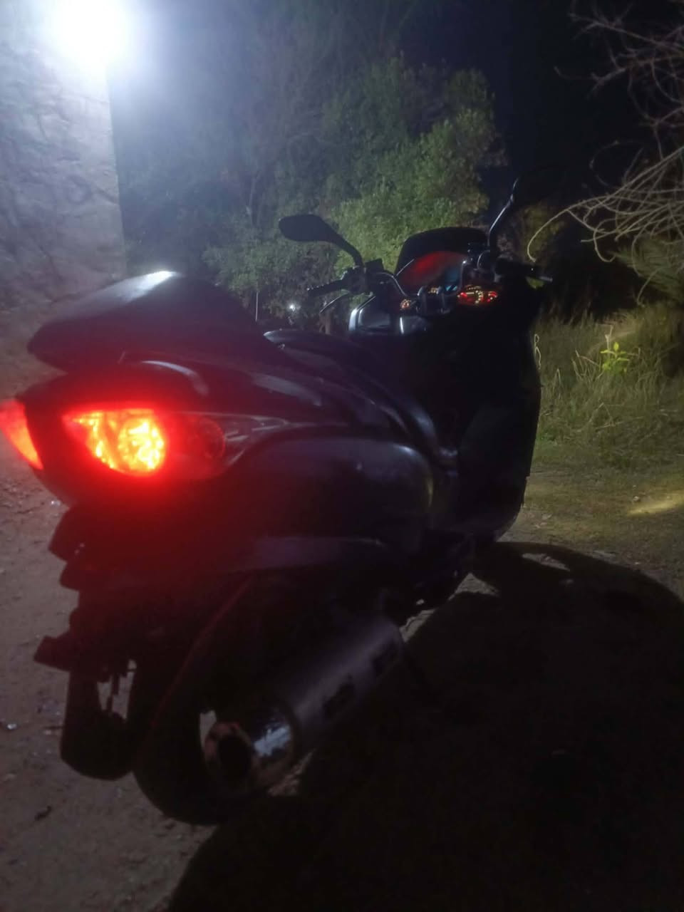 سلام عليكم فورزة 08 ياباني بصمة نضافة الخارج 65./. بل مية. محرك 250 ccخير من اللة معدل 130 km اوراق مابيه بس اكفلها مراوس ب تايكر او سيفان مكاني ديالى خالص التحويلة


**إذا كنت صاحب هذا الإعلان وتريد حذفه لأي سبب، رجاءا أرسل رسالة إلى الدعم الفني**