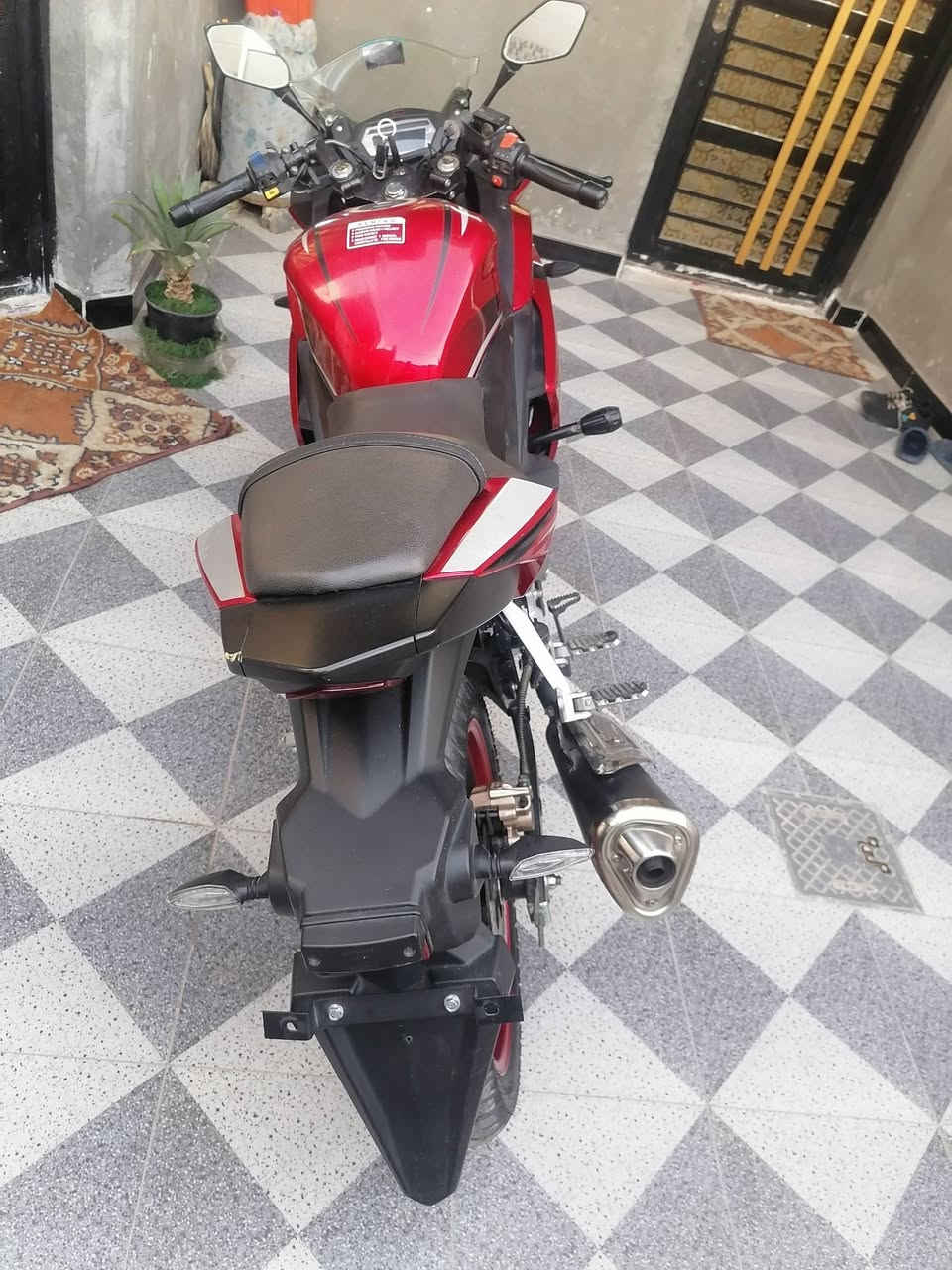 بسم الله الرحمن الرحيم
ماشاء الله دراجه داي وان مقفوله زيرو 
مرقمه انكليزي تحويل ثاني يوم البيع مرقمه سنويه 
اتصال بل رقم 📱 *********** والمو شراي ليطب
