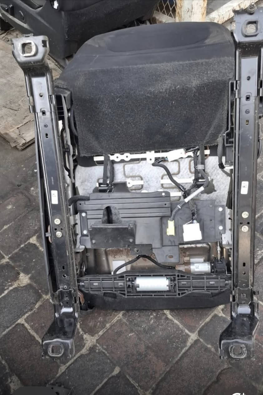 سلام عليكم. برخصة ادمين المحترم متوفر گشنات امامي نيسان باتفندر  ٢٠٢٢-٢٠٢٥ اربيل صناعة شمالية.   محل سردار نيسان. *********** ***********
