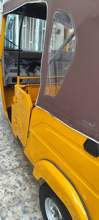 تكتك 22 للبيع رقم انكليزي وسنوية باسمي ، نظيفة وخير من الله مكان بغداد...