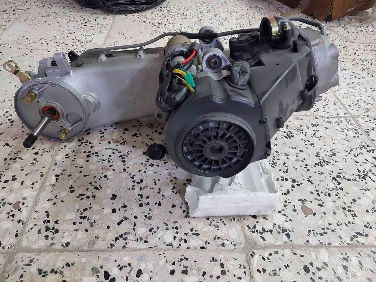 سلام عليكم محرك  gy6 150 cc  هذا محرك يجي كسر كارتون وليس مستخدم يرهم الجميع الدراجات الصيني عام الي شيالهة من فوك ويوجد خدمة توصيل لكل محافظات 
***********
