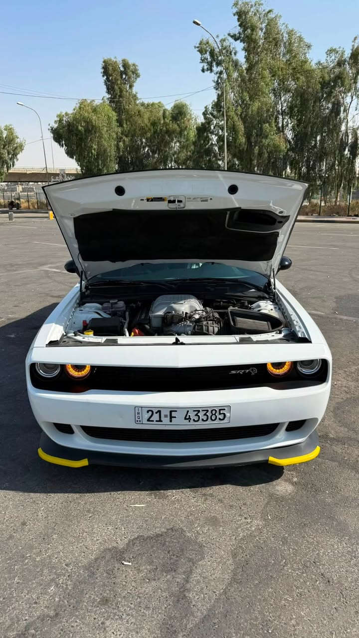 دودج جالنجر هيلكات جيلبريك (Jailbreak)
717HP

من أنظف وأجمل سيارات العراق، وسيارة استخدام شخصي وعلى إيدي من أول ما وصلت.

مواصفات السيارة:

* ماشية فقط 9,000 Mile.
* داخلة العراق Clean Title.
* صبغ أمريكي فقط:
    * جاملغ خلفي.
    * باب.
* الإيرباك بشرط.
* بجم كبس .   
الحوض كبس.
* بدون أي برغي نقص.
* السيارة بالكامل وضع وكالة:
    * المكينة وكالة.
    * السوبر وكالة.
    * الحجرات وكالة.
    * وكل أجزاء السيارة أصلية وما بيها أي لعب أو تعديل.

السيارة مداريها من كلشي، ونظافتها تبيض الوجه، واللي يعرف سيارات الهيلكات راح يميزها من أول نظرة.

السعر: 36,500 دولار (ورقة فقط).

والله العظيم خواتها بالسوق توصل إلى 5 شدات وما يوصلن لهالنظافة.

سبب البيع: فاتح مشروع جديد، والرزق أهم.
الله يرزقني ويرزق الجميع، وبالعافية على اللي تكون من نصيبه.

للتواصل:
📞 ***********

