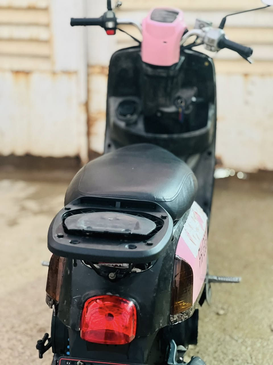 السلام عليكم
بوليسي كابريتر 2011

الدراجة خير من الله مكينة ناعمة 

شغالة سلف هندر 

كهربائيات كلها شغالة 

السعر 650 وبيها مجال 

مكاني تقاطع القدس  ***********
