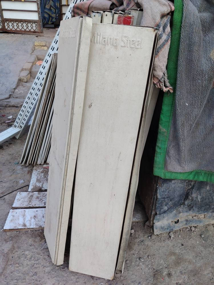 رفرف محلات للبيع ميسان العمارة الأتصال على الرقم الواتساب *********** عمارة, ميسان
