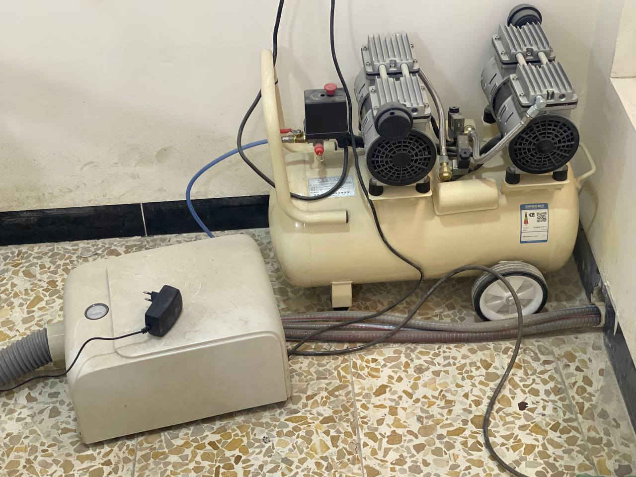 تفاصيل العيادة
🛑🛑🛑😍😍😍🧿

- جير شركة GLADENT اعلى فئة بيه هواي مميزات وبحالة ممتازة استخدام 20 بيشنت اذا مو اقل 
- كومبريسر ماطورين نفس شركة الجير
- اوتوكليف كلاس B 
- اشعة بورتبل شركة TOYOTA 
- سنسير شركة TOYOTA
- جهاز تبيض 
- ابكس لوكيتر
- روتري 
- ادوات قلع كاملة من فورسبسات وجزلات وايلفيتر 
-قطارة 18 لتر 
-لوب 
- ثلاجة 
-سبلت واحد طن 
-صندوق اسعاف + طفاية 
- ساحبة 
-ميز طبيب اسنان 
-كرسي طبيب اسنان 
-كرسي مريض 
-ثلاث هاندبيسات شركة gladent + تورباين اثنين واحد مستخدم واحد جديد بالباكيت شركة gladent
-لافتة ضوئية جبيرة 2x3
-اير بروفي

مواد 🛑🛑🛑🛑🛑🛑🛑🛑😍😍🧿
-حشوات كامله + بوند شوفو 
-باندات كلاس تو 5 باكيتات بالكلبس بعدهم مامستخدم 
-سيتين ادوات ستايل ايتاليانو + سيت عادي ايضاً مال كومبزت 
-مواد سيوجر بالباكيت مامفتوح بليدات ايضاً بالباكيت + الفوجل بالباكيت مامفتوح 
-مادة ديل كيورنك للفايبر بوست مامستخدم بالباكيت 
-فايبر بوست بالباكيت 
-وجات بانواع القياسات باكست كامل جديد 
-فايلات من 10-15-8 سيتات بالباكيت كاملة فايلات روتري ايضاً مواد اندو كاملة ري اندو كلش كامل  
- جي اي سي مستخدم حالة وحدة لكراون من الباكيت ايضاً كامل جديد 
-ادوات دسبوسبل كاملة 
-ادوات بريو برشات من ماوص رتكتر كله جديد 
-مواد كومبزت بولش فنش سيتات كامله جديدة
-بيرات فوك 100 بير مامستخدم الا قليل منهم 
-MTA جديد
-بلبوتك جديد مامستخدم
- فلورايد جديد مامستخدم
-تريات بيدو للفلورايد جديد مامستخدم
-مودلنك لكود مستخدم ربع العلبه
-كيريز ديكتور مستخدم مرتين فقط 
-تراكيزول جديد ماستخدم 

وبعد مواد ايضاً
عيادة كاملة وجديدة استخدام 3-4 اشهر فقط 

- سعير العيادة 8,500 ملاين 🛑🛑🛑🛑🛑🛑

وبيها مجال خاص تفاصيل ❤️‍🔥❤️‍🔥


**إذا كنت صاحب هذا الإعلان وتريد حذفه لأي سبب، رجاءا أرسل رسالة إلى الدعم الفني**