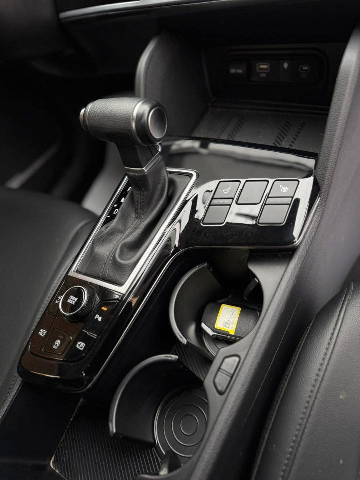 للبيع فقط بدون مرواس
سلام عليكم 

كيا سبورتج 24 ex فول عدا بنراما 

حادث فقط جاملغ و بنيد صبغ بدون ارباك شاصط و لغد مكفولات حتى راديتر مالتها بلادي 

فول عدا بنراما 

رقم بغداد بسمي هزه جديده 

سعرها 200 بيها مجال بسيط 

*********** 

بغداد الدوره
