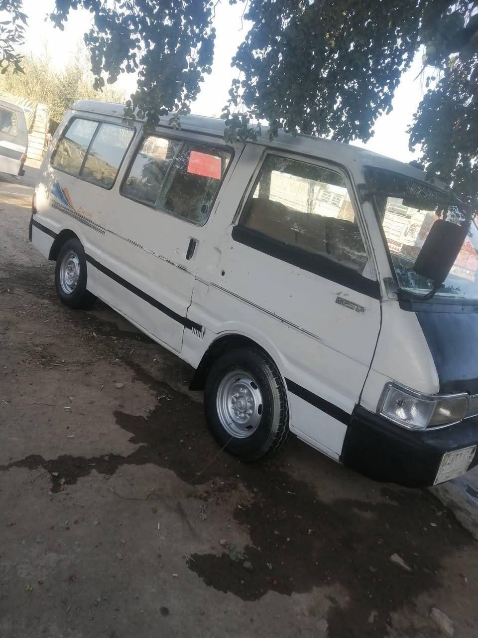 السلام عليكم كيا بستا لبيع 94  بغداد رقم حمل سنوية 30 كير مكنية اكسل تخم تاير شواصي جدد كهرباء كلهة شغالة دوشمة جديدة السعر 33 وبيه مجال مكاني بغداد قرب بسماية مكلف للنشر اتصل علرقم ***********
