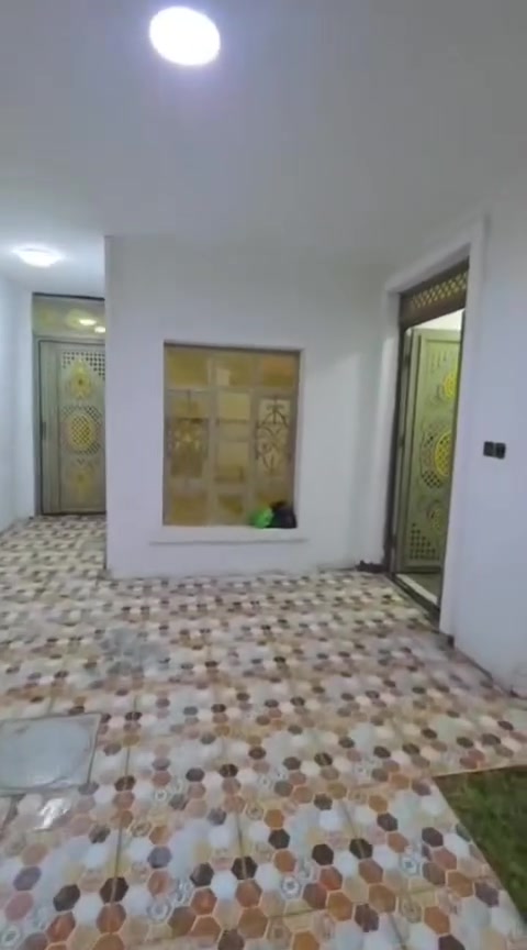 بيت للبيع بلقادسية الأولى 👇👇 

✅  مساحة 200 متر
✅ شارع 15 متر
✅ طابو صرف

4 غرف نوم وصالة واستقبال ومطبخ وصحيـات داخلية وخارجية وحديقة

للأستفسار أكثر
*********** متوفر واتس
مكتب التميز للعقار في قادسية الثانية قرب الحوراء
