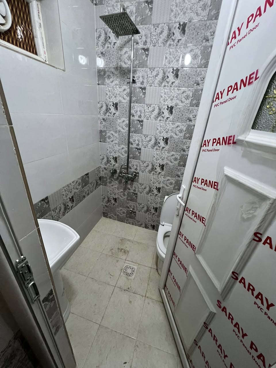 شقه للايجار في طابو # حي البساتين
الايجار 400 الف

***********
