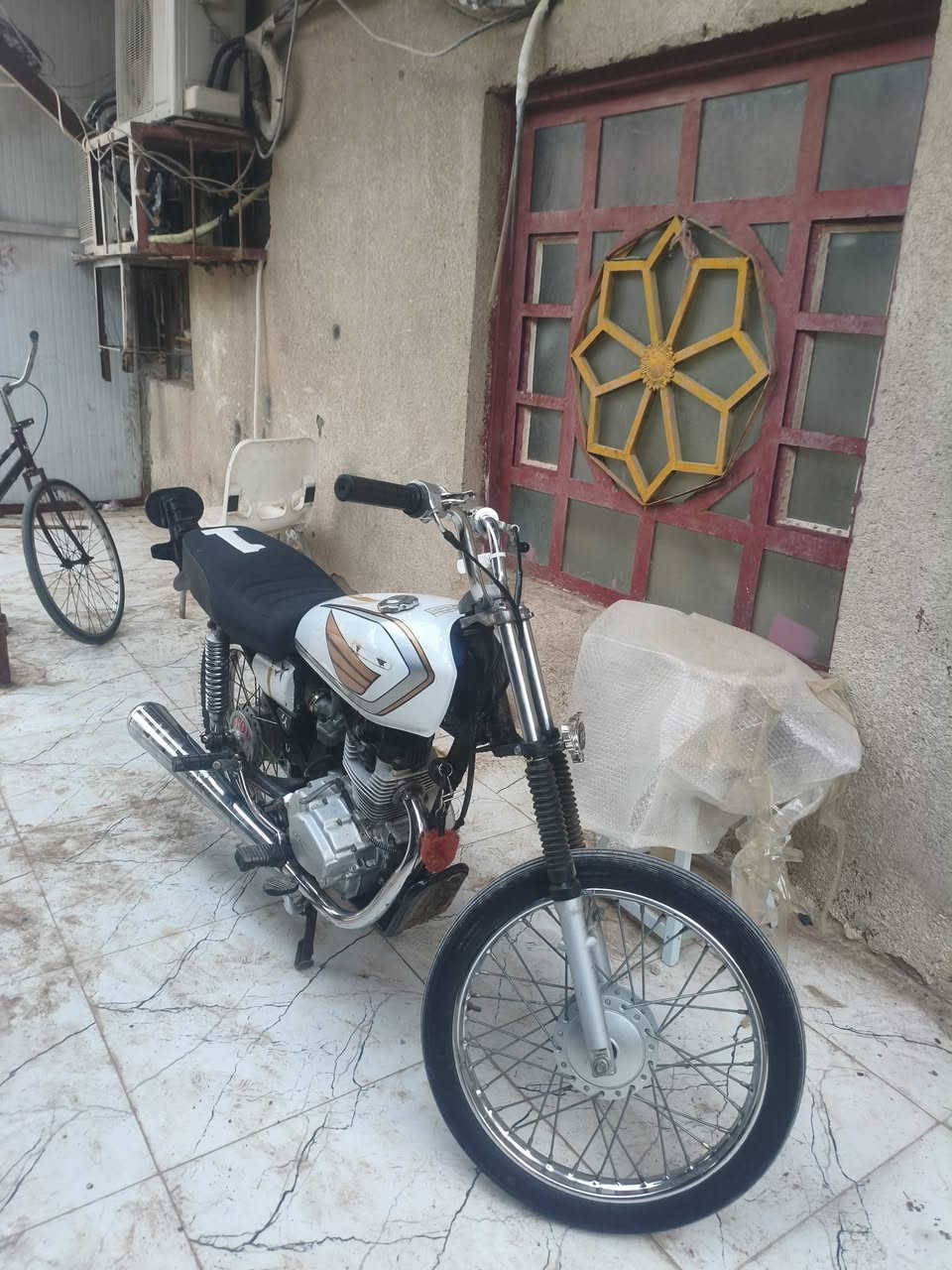 السلام عليكم دراجه نامه رقم شاصي موجود بس اوارقها ضايعه دراجه نضيفه شرط مشي نهضه فول فصله ترعد مكينه سي جي نامه مبدل بيها بس ولفات مكاني ابو الخصيب لعوجه يم مستشفى الصيني سعرها 550وبيها مجال قليل تواصل واتساب فقط ***********
