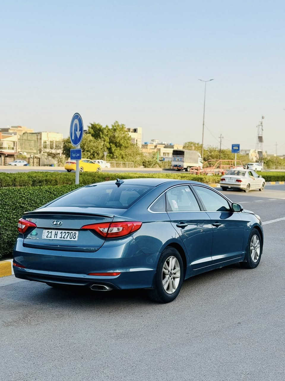 � سوناتا 2016 وارد امريكي بسعر مناسب جدا 🔥
سنويه لوحات كله جديد

صبغ بيها جاملغ بدون دواخل والجاملغ ثاني فقط رش
شواصي دواخل لغود كله سليم

مواصفات:
كشنات بيجي
مري كهرباء
شاشه جبيره
حساسات
كامره دواره
لدات
محرك 2400 GDI 
مكينه وكير كفاله مامفتوحه 
ايرباك سليم 
السياره جاهزه للاخير يعني برغي مابيها نقص

السعر 112 ومجال جدا بسيط ماتعامل بالتلفون
العنوان بغداد الدوره
***********
