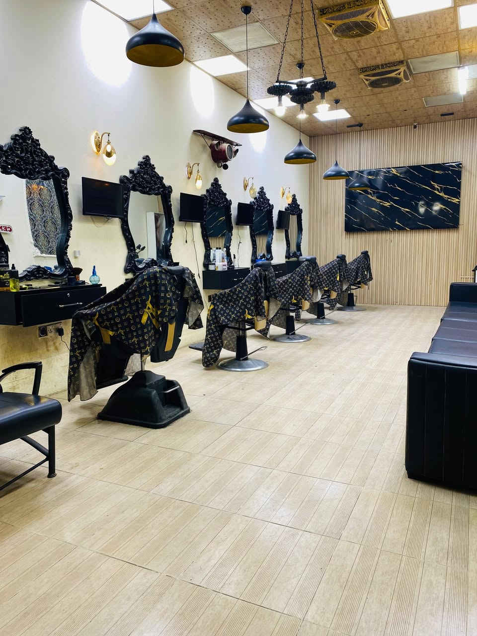 المحل للبيع العنوان شارع أحمد الاوائلي المحل جاهز اسلم مفتاح. الاستفسار ***********
