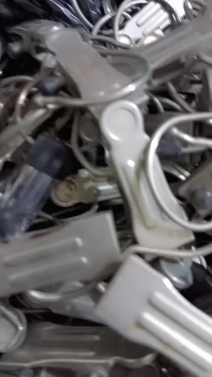 السلام عليكم
متاح تعاليگ العدد 300 قطعة السعر 60 الف 
بغداد مدينة الصدر قطاع، 53 مبايل ***********
