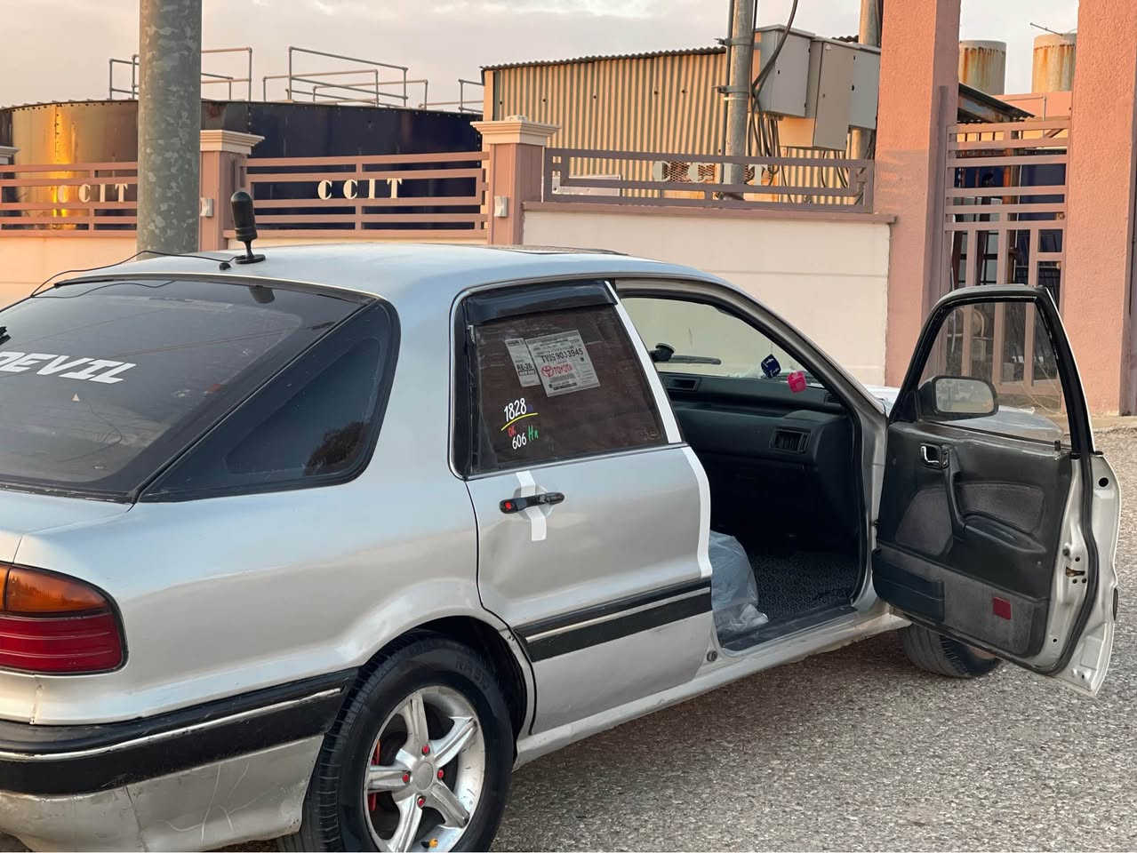 سلام عليكم لبيع كلنت موديل90 اوتوماتيك محرك2000 فول نضافه  بيه كوبون بنزين رقم هاتف ***********فول مواصفات سلايت باور كهربائي جامات كهرباىي نضام ايكو اقتصادي بريكabs تخم تايرات صدر جدد ويلكب سستم سماعات  بيه كم قطعه صبغ ولباقي بلاد رقم اربيل شرط تحويل وكاله  سعره مناسب تدفئه شغاله عنواني دياله خانقين خناقين, ديالى
