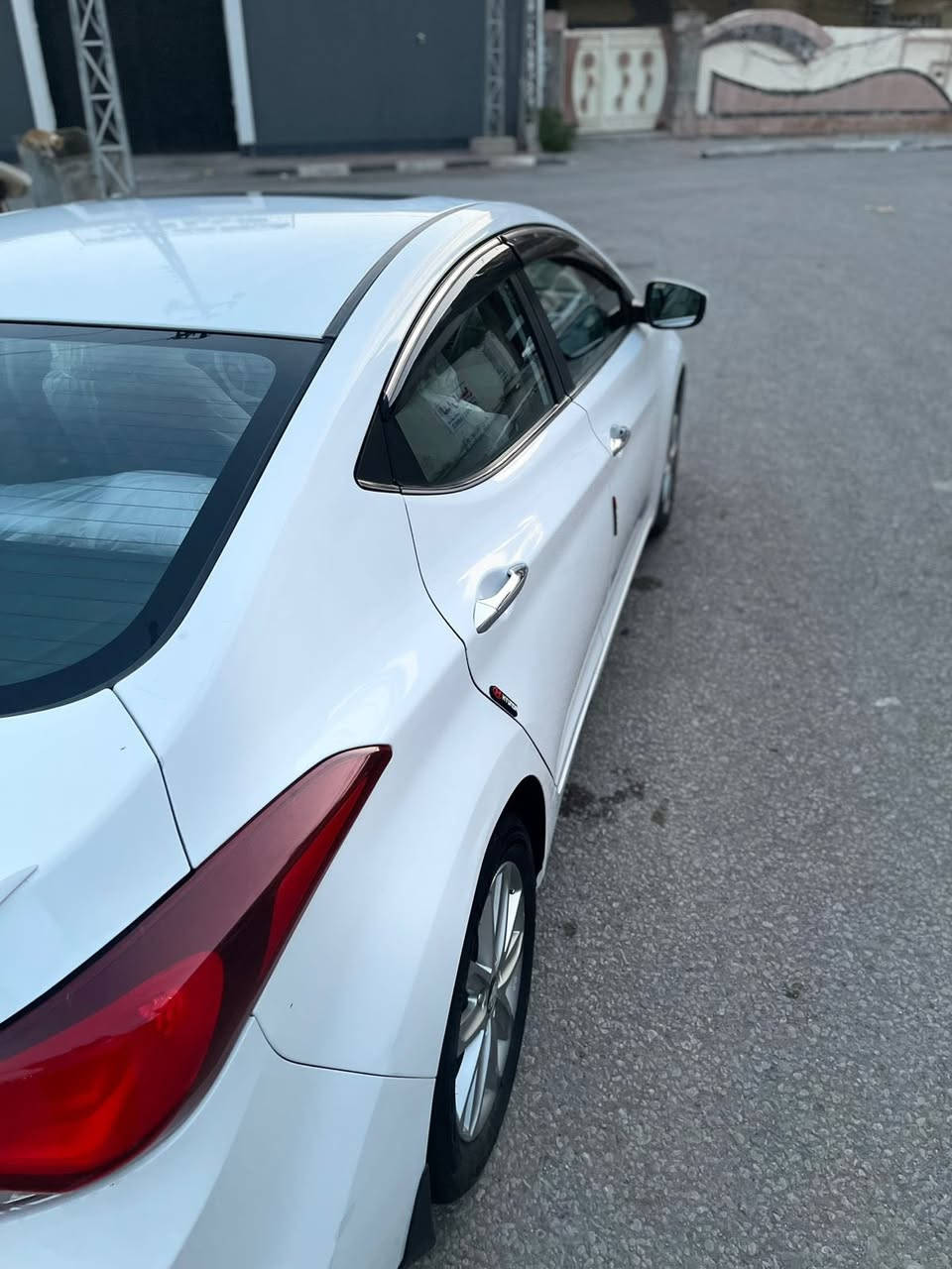 السلام عليكم
الانترا خلجي 2015 فول الفول من عدا البصمه 

كفاله عامه. صبغ وتبديل وبارد 
محرك 1800 دوش 
قطعتين تبريد 

شاشه وكامره

فتحه 

حساس خلفي 

حتكم جهتين 

داخل بيجي وصاج 

5 ويل كب 

ماشيه 160 الف كيلو حقيقي 

رقم كربلاء دولي رقم وهزه جديد تحويل مباشر 

كير ومحرك بحاله الوكاله شرط 

المكان كربلاء حي الحسين 

السعر 135 

***********
