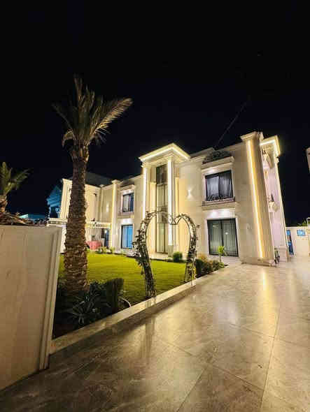 فيلا فاخرة ومؤثث كامل و جميل جداً  فول کوالیتي  VIP للبيع 
في مجمع لاوان ستي 
 
مساحة 400 متر- طابقين 

يتكون من :- 6 غرف نوم |  3 سویت | 3 استقبال | 2 مطبخ حار و بارد | 
مجموعة صحية  5
حديقة و كراج تسع 3 سيارات 
العنوان :- اربيل لاوان ستى 
الكهرباء 24 ساعة 
ماء 24 ساعة 
تبريد مركزي 
تسجيل باسم اي شخص يحمل الجنسية العراقية
للتواصل 📞
***********
***********
**************
في حال لم يتوافق العقار مع رغبتكم او لم يكن بقدر امكانيتكم زوروا موقعنا على تلكرام للتصفح على اكثر عدد من العقارات المتوفرة 
https://t.me/httpsmohamedrealeste أربيل
