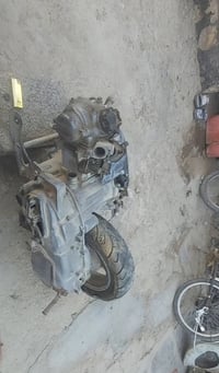 للبيع شاصي ومكينه فراشه ابيع جوم حديد اتصال 07750497461