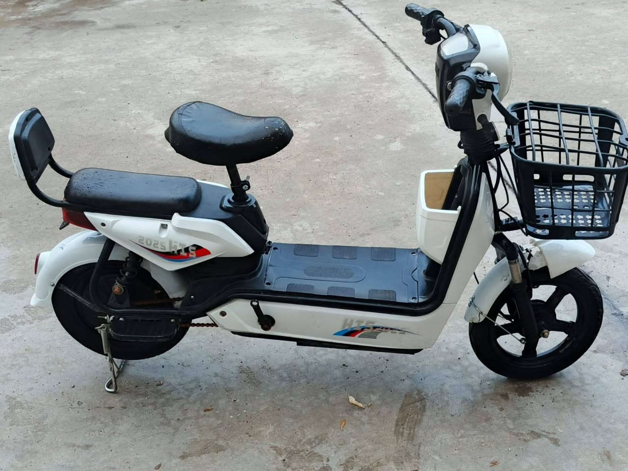 السلام عليكم بايسكل شحن كل عيب ما بيه شرط مكان كركوك شارع عبد الرحمن السعر 200 مكلفر***********:: : ***********
