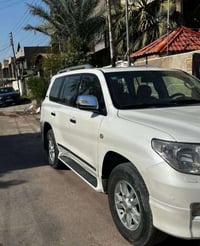 للبيع لاندكروز 2011 ستينيه بيها صفحه صبغ والباقي مقفوله السعر 245 وارق...