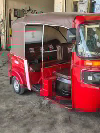 تكتك ٢٠ البيع رقم وسنويه السعر ٦٠٠٠ وبيه مجال كله شغله الكهربايات 0787...