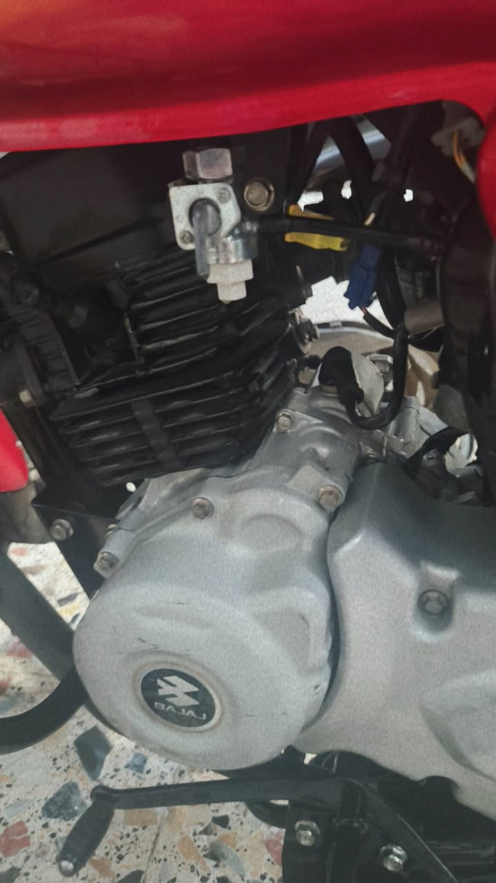 السلام عليكم بوكسر كلاسيك موديل 2022 رقم وسنويه بغداد مابيها أي نقص مكينه ناعمه مامفتوحه سعرها ١٦٥٠ عنوان الدراجه بغداد الشعب ***********
