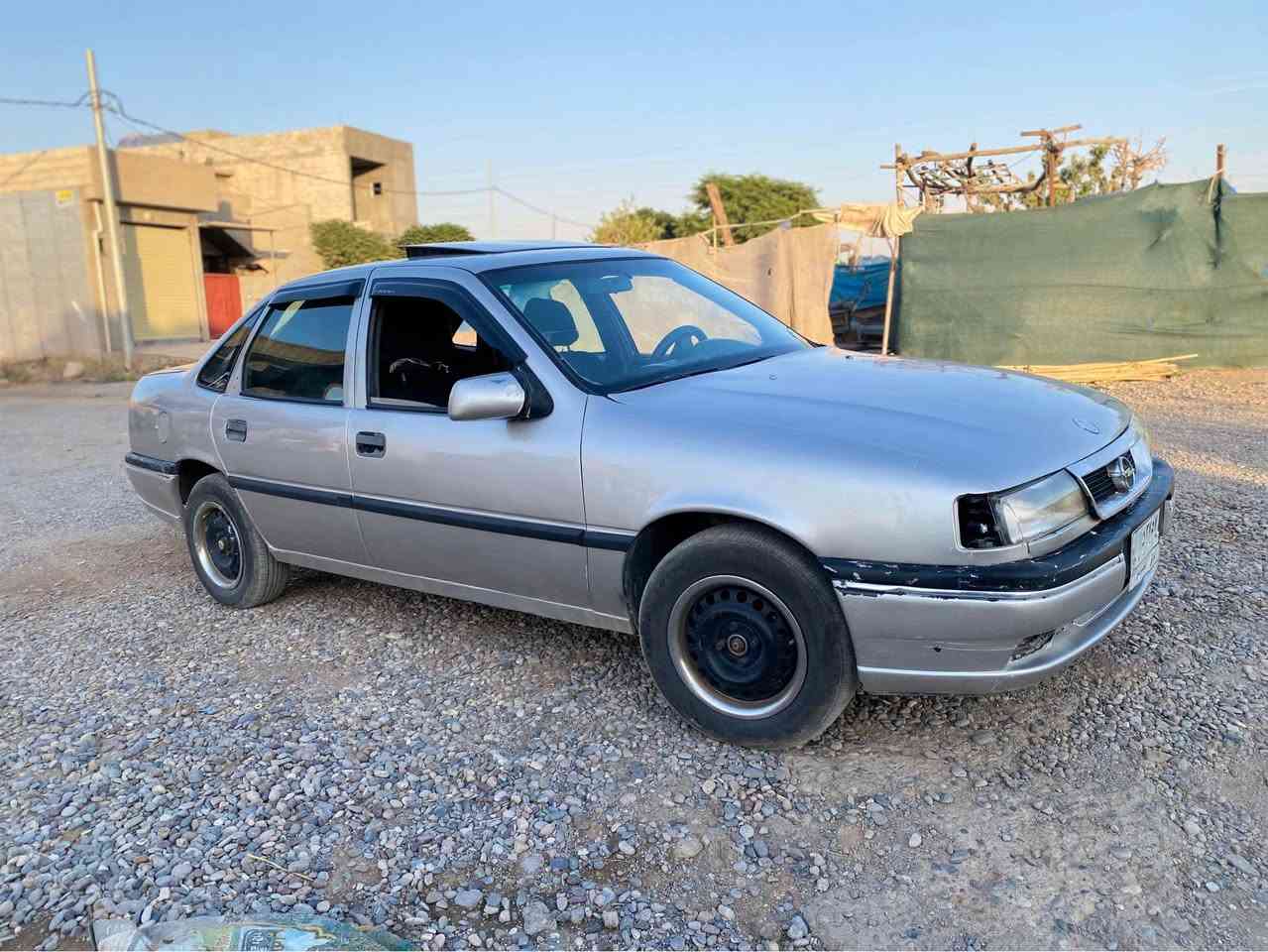 ئوپل فكتريا موديل 1990 سه نه وي پلاستيك گيرو مه كينه ي به شه رت كاره باي مه زبوت چوار تايه ي لؤكي له ژيره تازه تاخم پيشم گوريوه هه موو گياني به شه رت چركه ي تيابوو وه ره قه يه بشكينه سه عري 2٣گه لا مه عمه له ره قه م ته له فون*********** شمشمل, السليمانية
