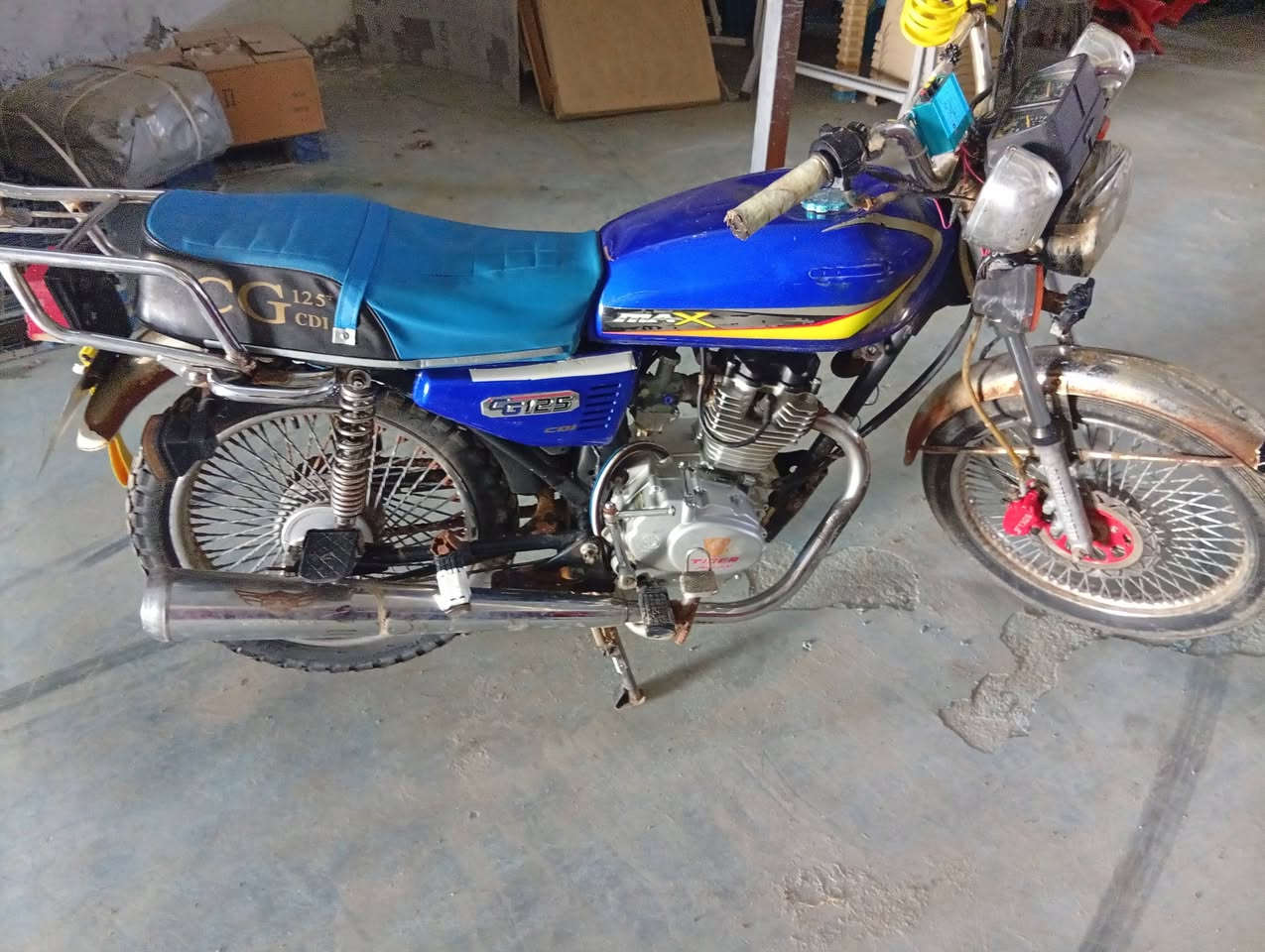 سلام عليكم دراجه تايكر للبيع 2023اوراق أصولي كهربائيات شغاله دراجه نضيفه مال جناي السعر 425,000 وبيها مجال قليل حك الجيه 
العنوان الحله ناحيه لامام 
الرقم :***********
***********
