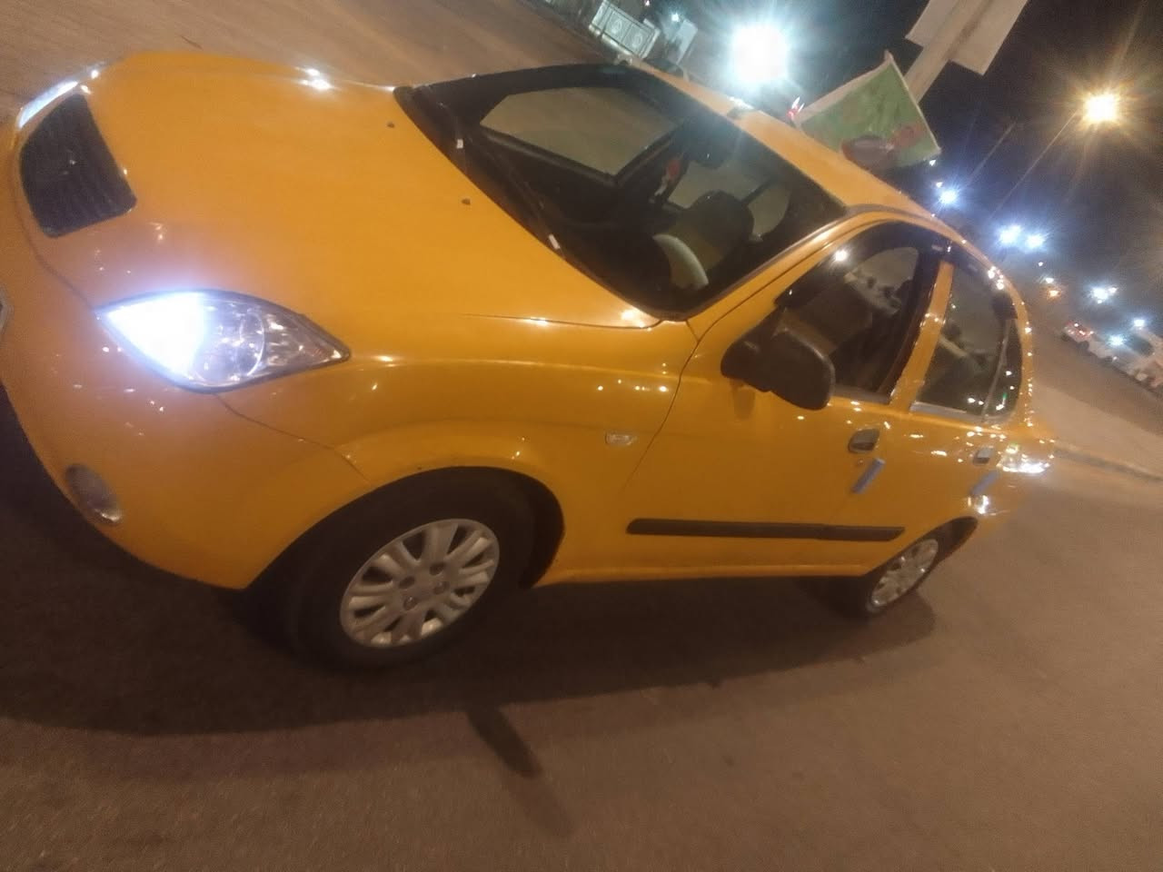 السلام عليكم تايبه موديل 14كير مكينه تبريد حداديه خير من الله سياره مابيه ضربه شوي  صبغ بالبنيد والدوسات فقط السعر 42 ورقه هيئته وغرامات مصفره بسمي سياره مداور مباشر مضخم صوت سماعات ملكه ***********
