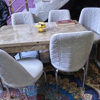 ميز طعام 6 كراسي يتكبر ويتصغر نظيف جداً  سعر 120 الف  07714701983