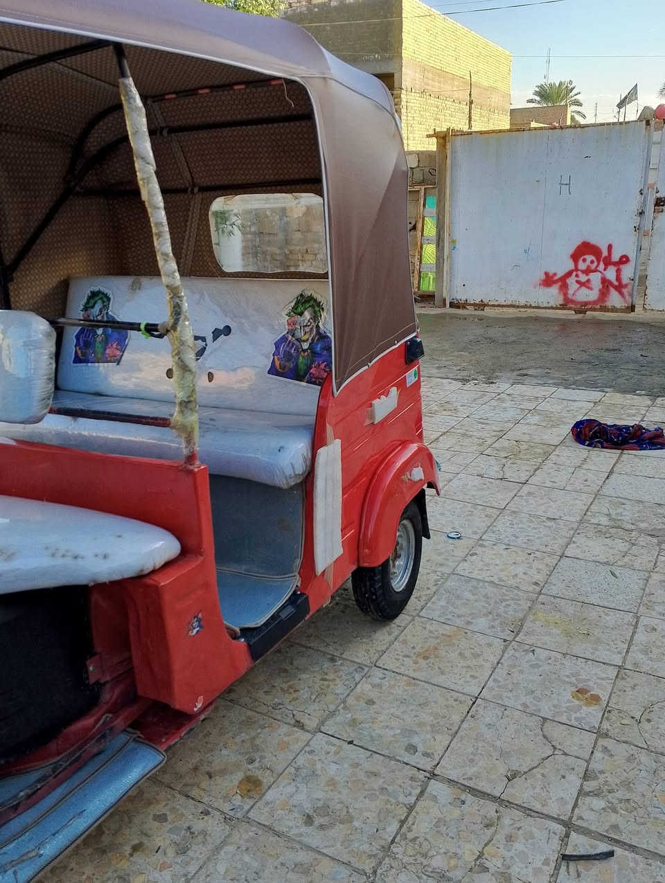 سلام عليكم تكتك البيع مديل 18مكينه عشرين اوراق المصطفى تكتك لا تنقص ولا تبخر تخم تاير دشمه سبع قطع خولي دركه سهوم تكتك خير من الله تكتك معمره ومصبوغه جماليه هاذه رقمي ***********
