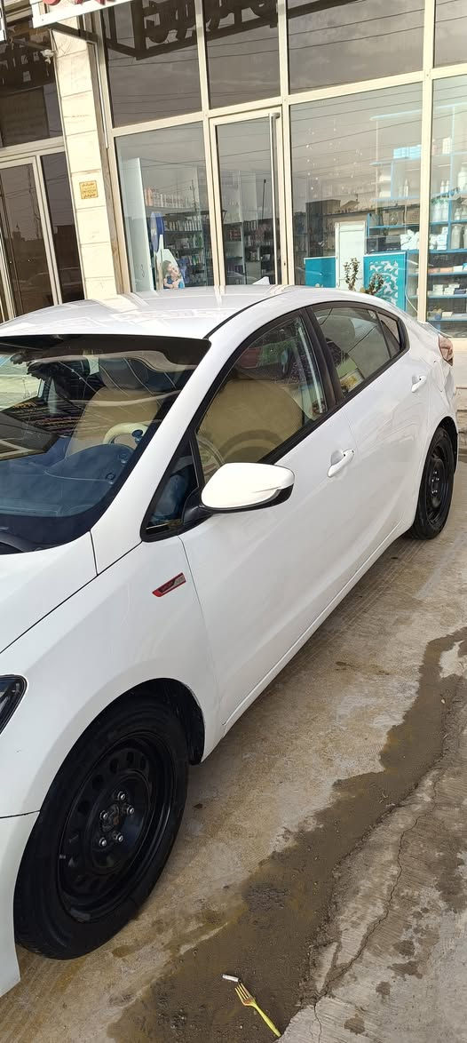 السلام عليكم لبيع كيا فؤرتي امريكي م=2017سيارة جديده بمعنى الكلمه رقم بغداد الدولي بسمي سنوية 29لون صدفي تحكم استيرن شاشة ابلادية كبيرة حدادية جديده تخم تاير جديد لايتات جددمحرك2000دوش لاتنقيص ولا تبخير عنواني بابل حلة نادر الاولى رقم التلفون *********** السعر١٢٠ لون ابيض
