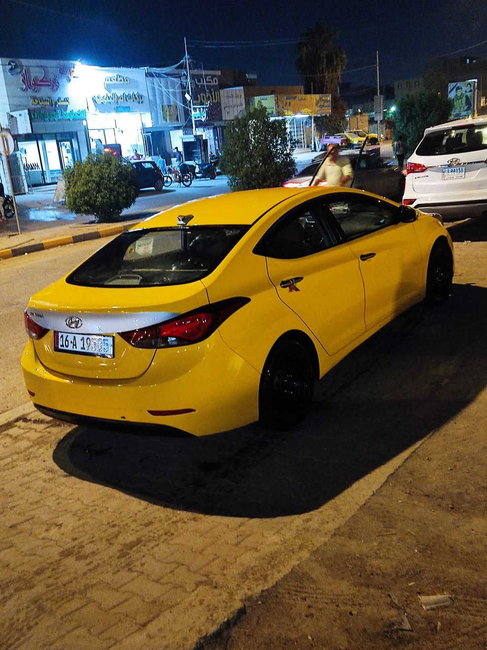 سلام عليكم لنترا مضلع موديل 16 امريكي سونار موجود كدامك كير مكينه خير من الله تخم تاير جديد صارله 15 يوم من شاده مكان ديوانيه بسمي سياره هذا رقمي ***********
