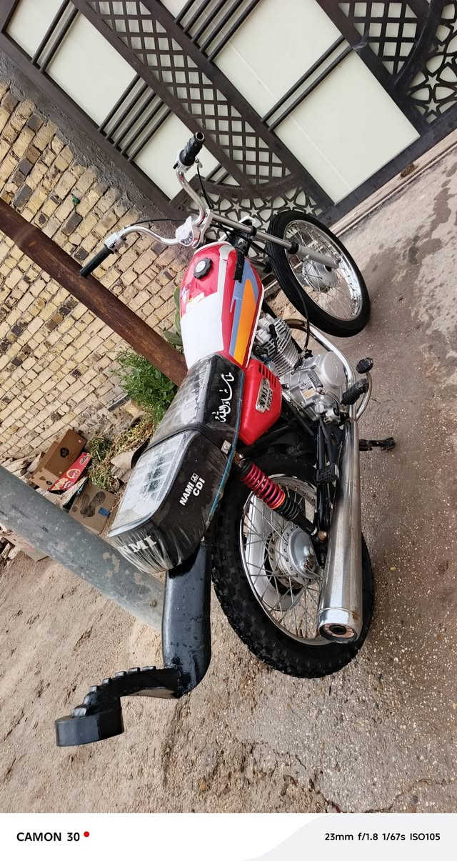 دراجه نامه شاصي 23 وتعمير 24 شلامجه كلها غراض اصلي واوراق كامله 5 ورقات دراجه تخبل حلوه 550 وبيها مجال مستعجل الشراي يتصل *********** مكاني حله كفل
