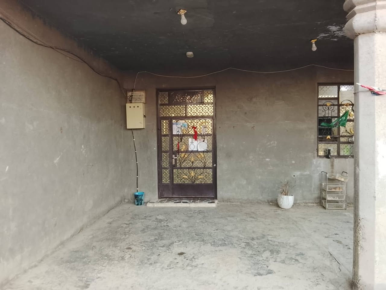 سلام عليكم بيت البيع مساحه 350 مثل ما واضح بل تصوير مع قطعه متر 500 بيع مستعجل مكان بغداد بسمايه مجمع القريه النفطيه خاص مفتوح ***********
