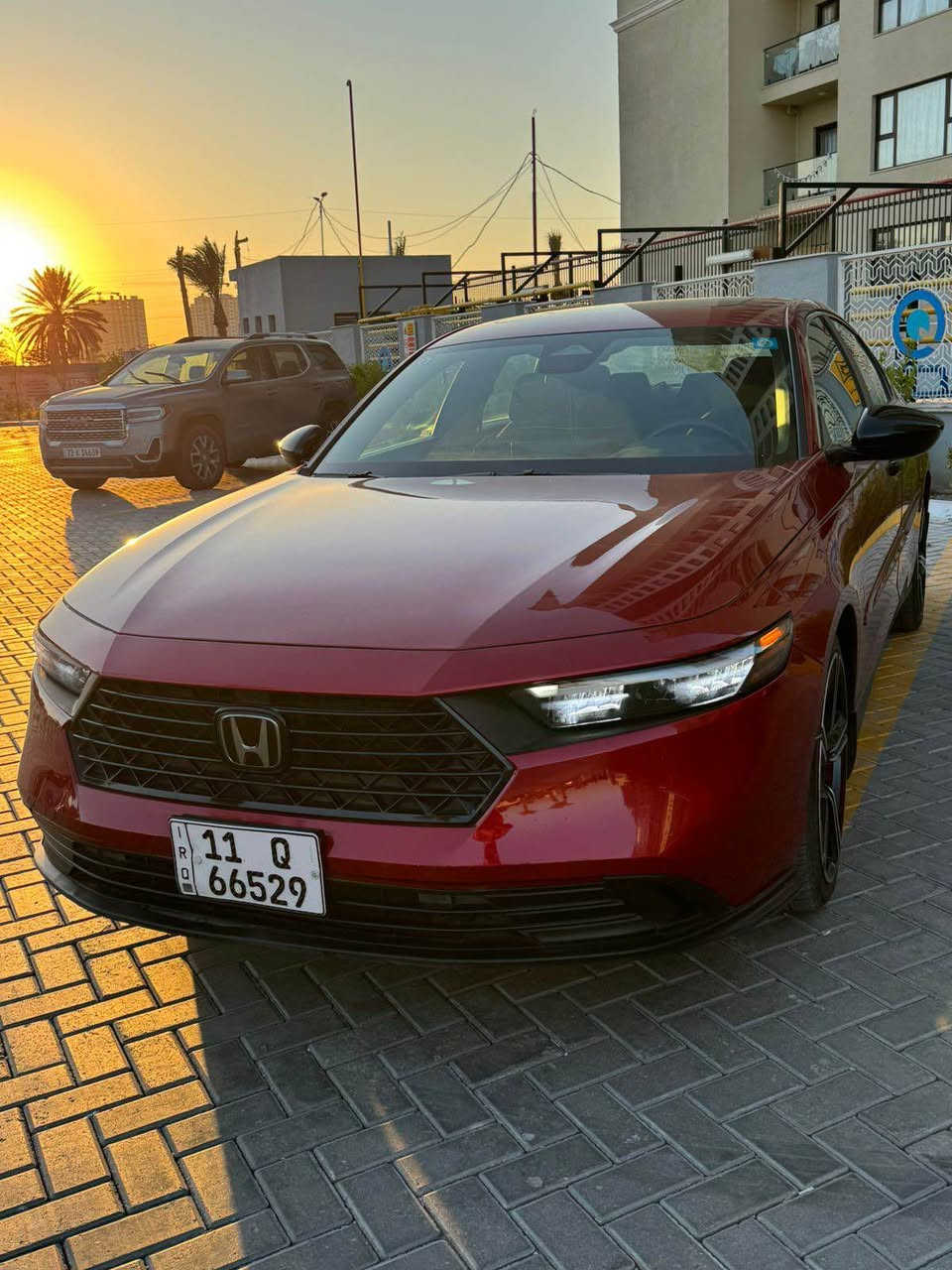 السلام عليكم

للبيع هوندا اكورد سبورت 2023  
وارد أمريكي

السيارة بحالة ممتازة وجاهزة للاستخدام.  
ماشية:32 الف ميل

المواصفات:  
• فئة Sport  
• شاشة كبيرة  
• كاميرا خلفية  
• حساسات  
• مثبت سرعة  
• بلوتوث  
• فتحة
• نظام دخول وتشغيل بصمة

حادثهة موضح بالصور بيهة صندوق و جاملغ صبغ و شبر جاملغ 
بدون ايرباك

السعر: (18900)وبيهة مجال

الموقع: بغداد  
للاستفسار: 
(***********) بغداد, العراق
