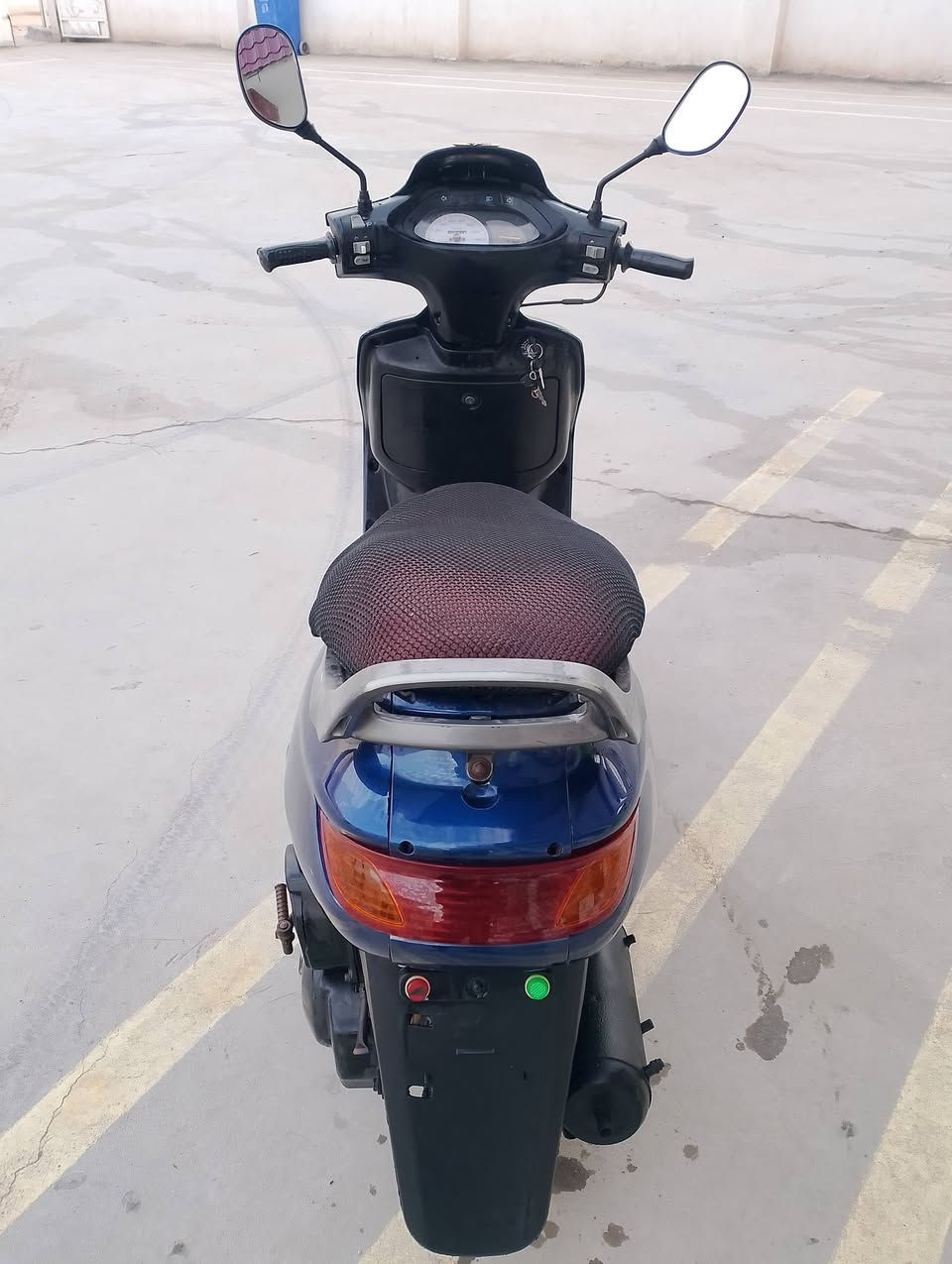 سلام 👋عليكم  البيع دراجه فواشه فحل محرك مفتوح ولفات فقط صوته ناعم محرك لايدخن لا يبخر لا ينقص  كهربايات كله شغاله سلف هندر لايت بك لايت اشاير عينه كيج سرعه كيج بانزين دراجه كامله من كلشي 
مكاني بصره قضاء المدينه بني منصور 
سعر خاص شراي يتصل ***********بي واتساب
