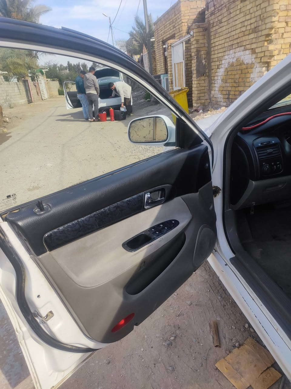 السلام عليكم 
شوفرليت ابيكا كوري موديل ٢٠٠٦ رقم بغداد انكليزي بأسمي جاهزه من كلشي
 مكفولة من الضربة 
تدفئة وتبريد 
گير ومحرك شرط
 كهربائيات كلها شغالة 
سنوية لغاية ٢٠٣٠ 
بيع او مراوس بخصوصي حسب القناعة للتواصل ***********
غير متواجد على النت السعر المطلوب ٥٥ ورقة قابل للتفاوض
