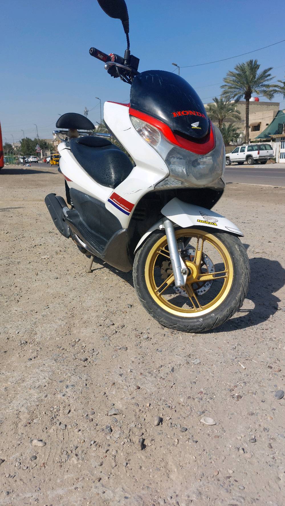 دراجه pcxجيل الاول  الدراجه  ياباني كفرات ابلاديهه رمبه موديل 2016
حساسات كلها شغالة حساس ازدحام 

أوراق كاملة 

دراجه كامله أستان كهربائي   لا تبخير. ولاتنقيص الدراجه مكينه لوك استخدام عادي  احلا من الصور دراجة مال جناي كلشي بلادي بيها العنوان 

( بغداد الشعب ) 

السعر ( مليون و 600 ) 

وبيه مجال الاتصل

*********** 