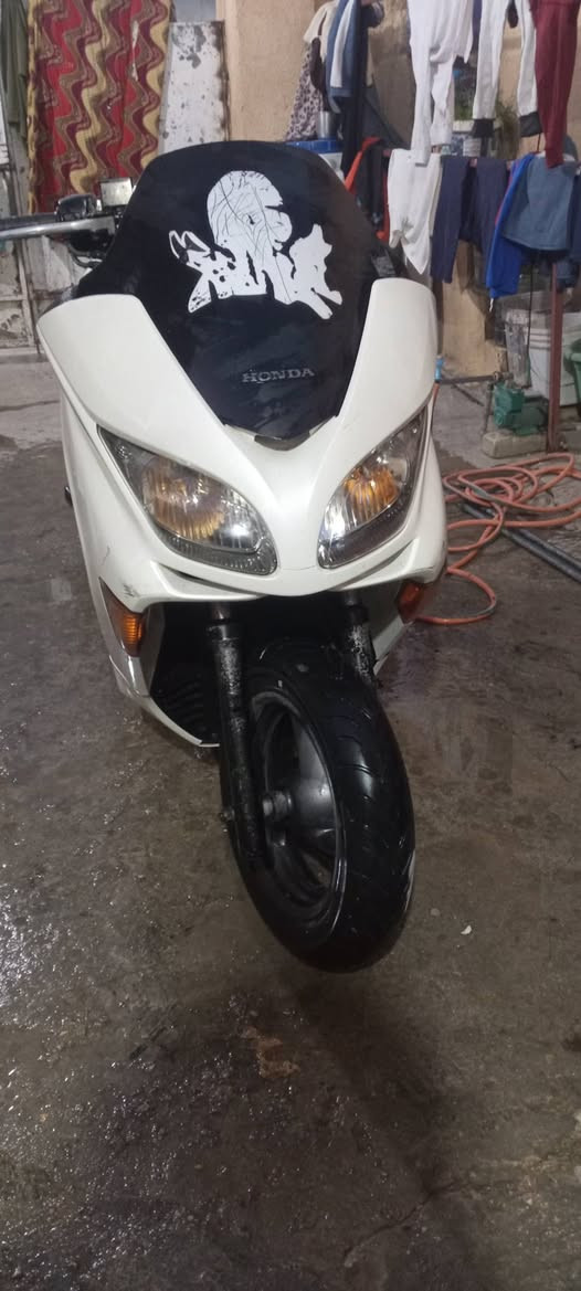 سلام عليكم  دراجه فورزه صفر 9 دراجه خير من الله  ونضفته زين البيع المكان بغداد زعفرانية ***********
