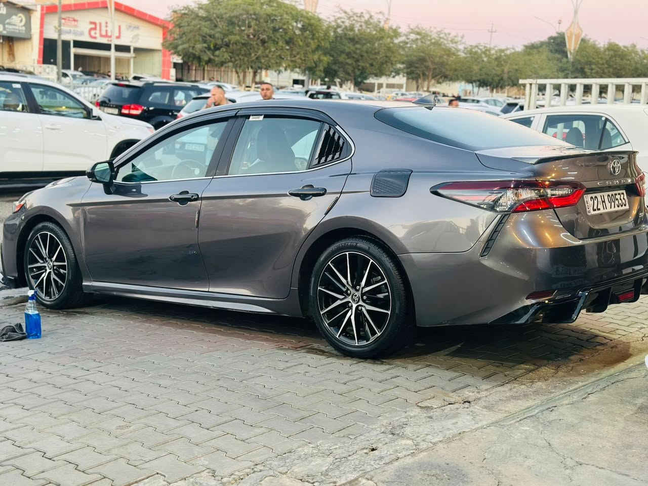 السلام عليكم 

كامري 22 SE لون جكليتي 

سنويه لل 29 سياره جاهزه 

بدون دواخل شرط بيها قطعتين صبغ

+ قطعه بلادي مبدله صور الحادث 

موجوده سياره جاهزه ما بيها نقص 

كير محرك حجر صالنصه شرط 
بدون خاص شراي اتصل 
قابل للمراوس حسب القناعه 

سعر 185 وبيها مجال 

 مكاني بيجي ***********
