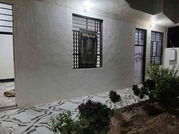 للبيع اتصال او*********** او***********  بيت زراعي  علوه الفحل كوفه قرب جسر الإمام علي  ع مساحة  ٢٢٠ م
