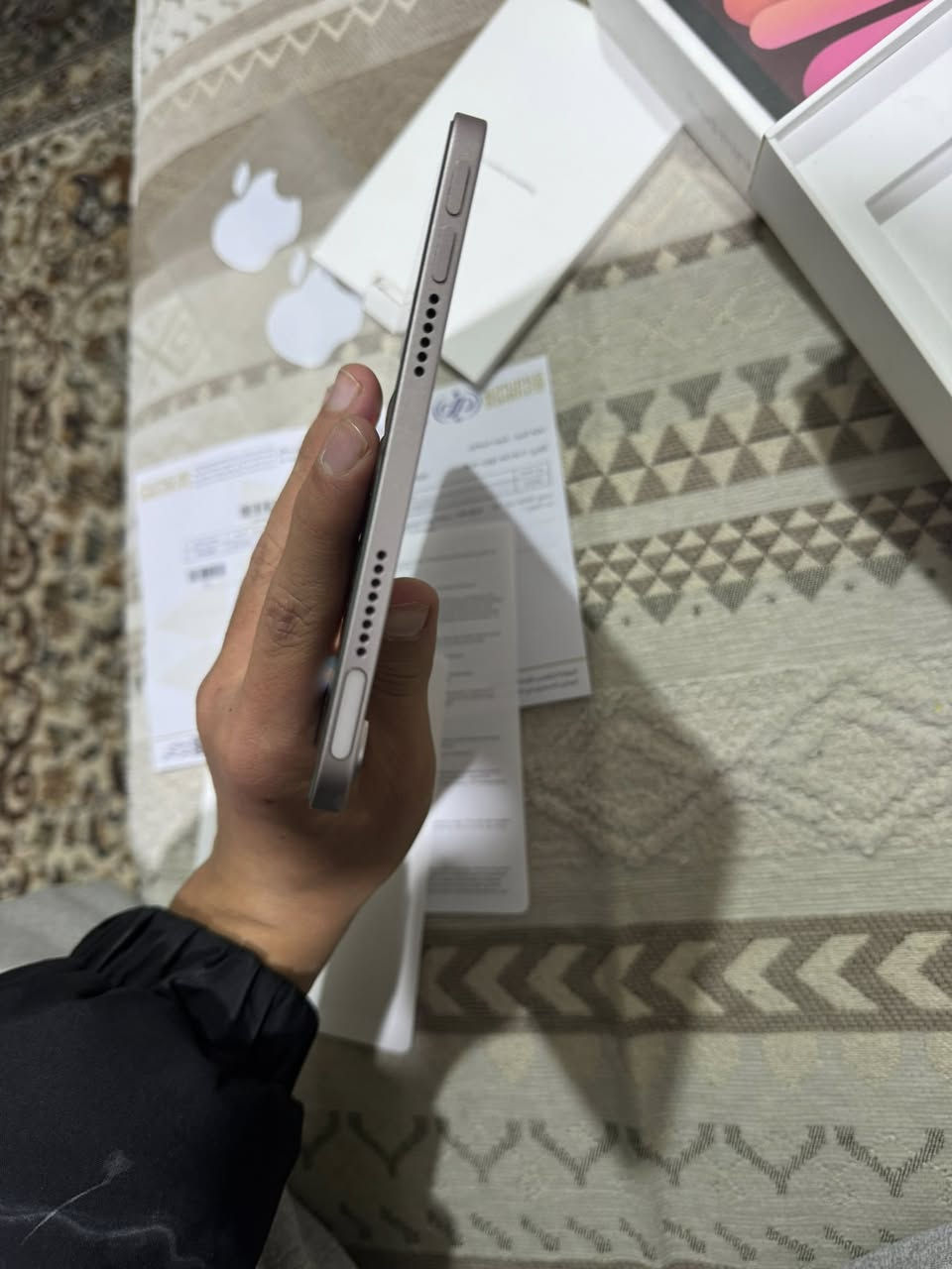 سلام عليكم ايباد مني ٦ذاكره ٦٤ بطاريه ٩٥ الايباد شخط ما بي ومكفول من كلشي الايباد يخبل وما مفتوح ولا داخل صيانه الايباد مأخذي من الآماني وبي وصل الشراء ولكارتونه الايباد للبيع او مراوس سعر ٣٥٠ وبي مجال كلش قليل مكاني كربلاء الحسينيه جريه مركز الطف رقم ***********
