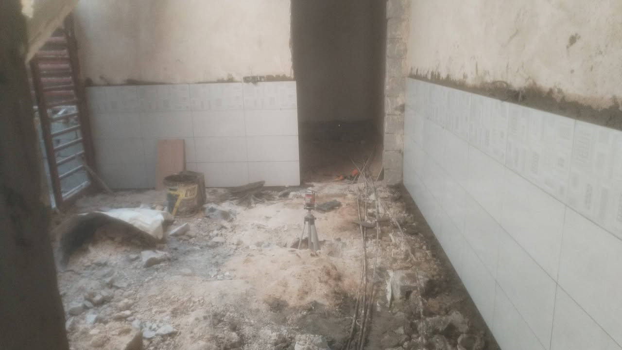 سلام عليكم خلفة سيراميك شغل درجه اولئ  60في30و120في60بورسلاين 60في60 عنوان نجف الاشرف  *********** ! الحجز ولاستفسار
