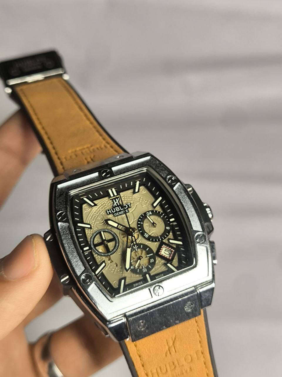 ساعة مميزة
تحفة فنية 
مكينة كوارتز ناعمة نظام ستوبوج (جميع السناتر شغاله) 
هيكل والكيس ستانلس ستيل مشطب مميز
ميناء فخمة سوداء مزودة بمنفذ تاريخ 
زجاج معدني ضد الخدش 
مقاومة ماء وغبار
سير مميزة جلد شامو مبطن ربل طبي مميز
قفل فراشة
القطعة مختمة بالكامل
وزن ثقيل جدا

🔴ملاحظة متوفر قطعتين فقط

سعره :- 38 ع اول تم 
للحجز والاستفسار يرجى مراسلة الصفحه


**إذا كنت صاحب هذا الإعلان وتريد حذفه لأي سبب، رجاءا أرسل رسالة إلى الدعم الفني**